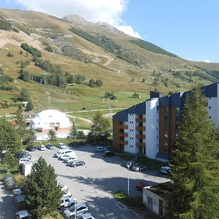 Avec Garage Prive Au Pied Des Pistes, - Fr-1-516-82 * Les Deux Alpes